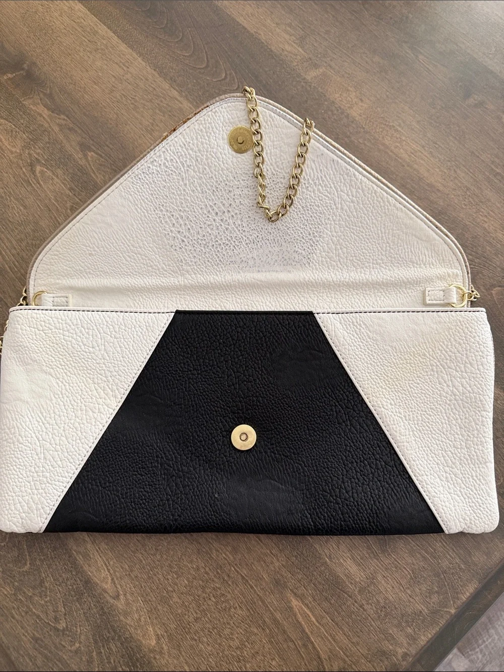 VTG Steve Madden Black, White & Brown Envelope Chain Clutch